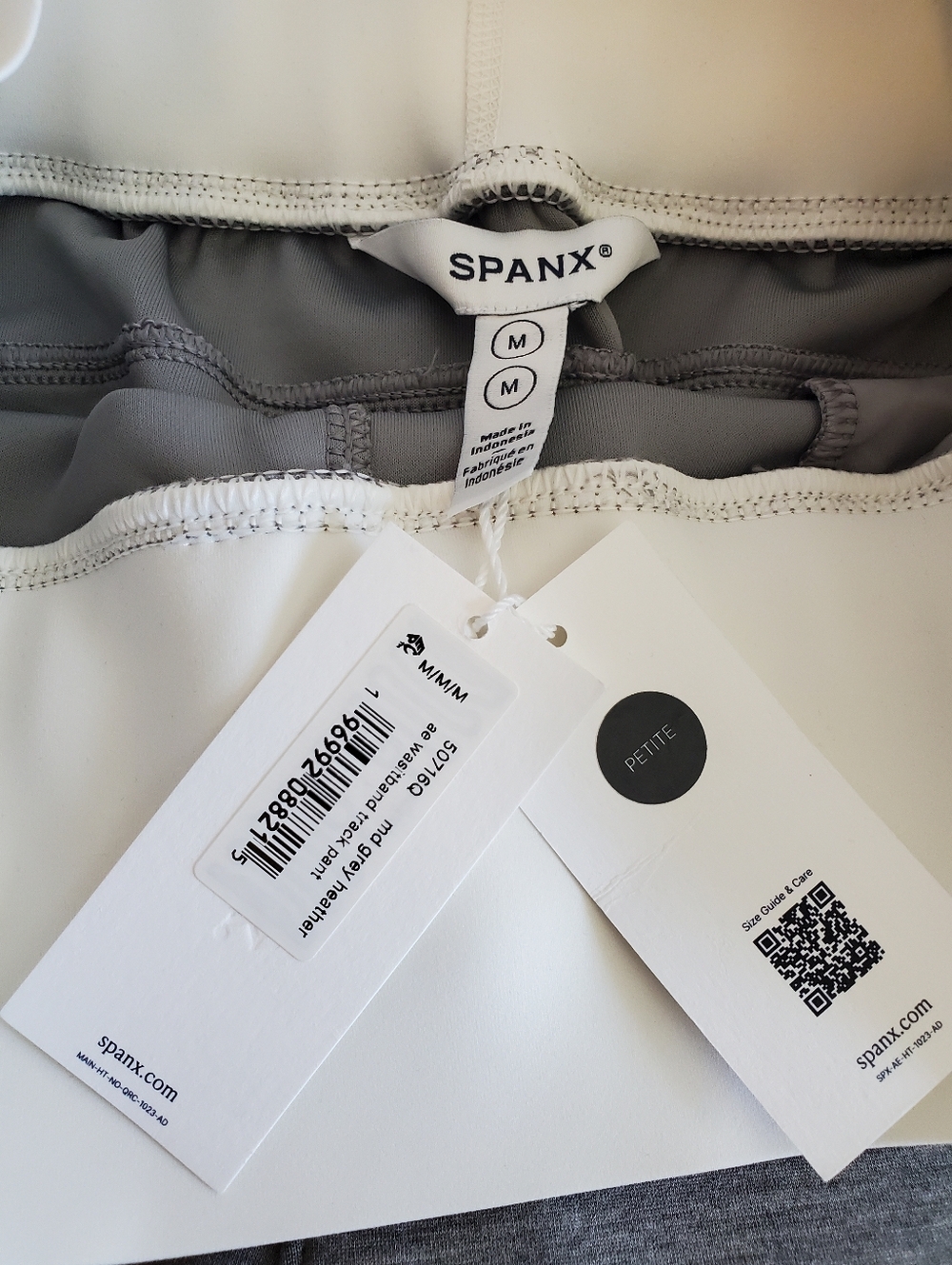 NEW SPANX Air Essentials Double Waistband Track Pants Size Medium Petite - Picture 7 of 10